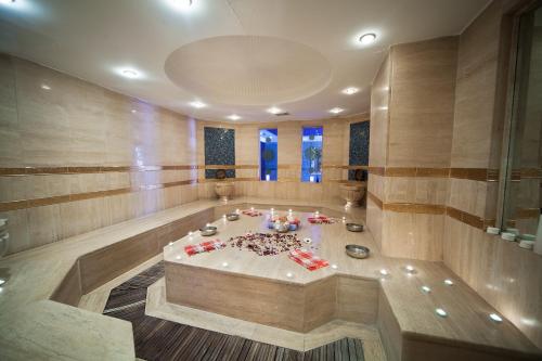 Grand Asyian Hotel----