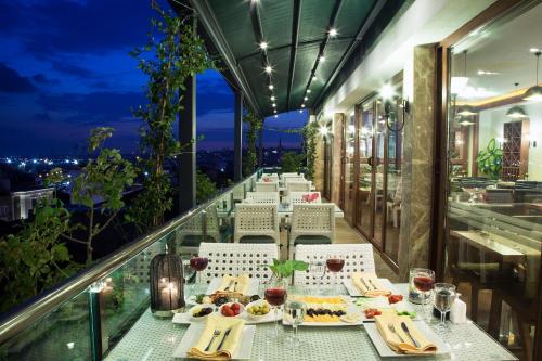 Grand Asyian Hotel -